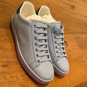 Light Blue Women's Leather Lace-Up Sneakers